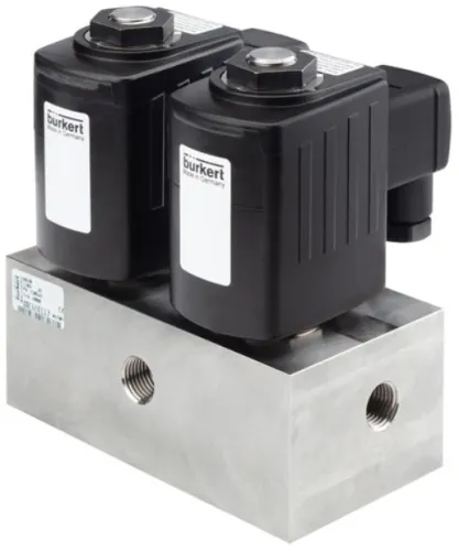 Steam solenoid valve Burkert type 6240 - Servo-assisted 2/2-way piston valve